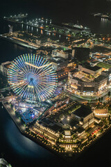 横浜ランドマークタワーから望むよこはまコスモワールドの夜景