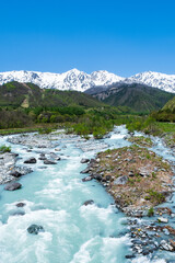白馬村　春　白馬三山　松川 © Mugi