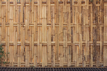 The price is made of bamboo hemisphere.