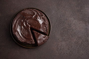 Chocolate brownie cake with rich chocolate topping