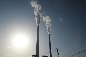 『エントツの煙  大気汚染  』SDGs地球環境   コンビナート工場汚染 