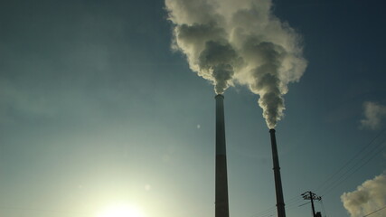 『エントツの煙  大気汚染  』SDGs地球環境   コンビナート工場汚染 