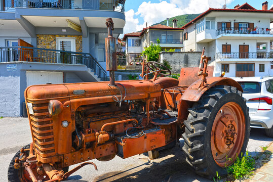 OM 45R Traktor in Litochoro, Griechenland 
