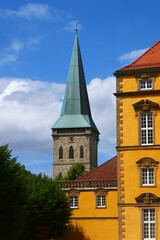 Schloss Osnabrück mit Turm von St. Katharinen in Osnabrück