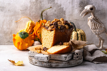 Halloween cake decorated with skull