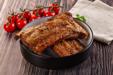 Steamed pork ribs with spices