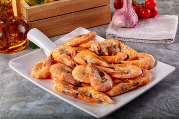 Boiled tiger prawns in the bowl
