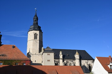 Fototapeta premium Kirche und Rathaus in Laucha an der Unstrut