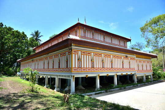 Wat Chon Thara Singhe (Wat Phithak Phaen Din Thai) is the most famous temple in Narathiwat, Thailand