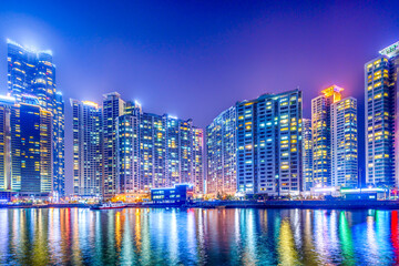 Obraz premium Busan, South Korea Skyline in the Haeundae District 173