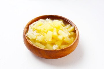 Sweet pineapple chunks in light syrup