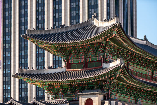 Fototapeta Sungnyemun or Namdaemun - South Great Gate in downtown Seoul, capital of South Korea