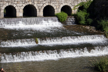 This is a waterway that was created in Suwon Hwaseong Fortress.수원화성에 있는 물길을 만든 방화수류장입니다.
