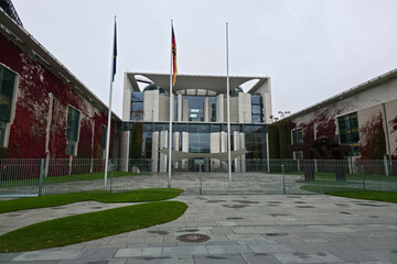 The Federal Chancellery, a contemporary government complex with strict symmetry and an empty forecourt, Government District in 10557 Berlin, Germany © Frank