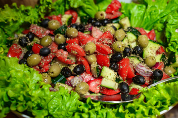 Greek salad (horiatiki) – a classic Mediterranean dish full of colors and freshness.