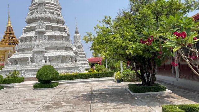Pagodas y jardines en el Palacio Real de Phnom Penh, Camboya
