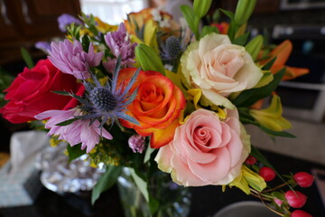 roses bouqet thorns