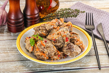Chicken liver with cream and carrot