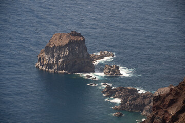 Vista del Roque de Salmor desde el Mirador de La Pe&ntilde;a