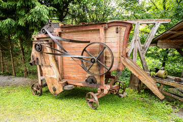  Traditionelle Windfege um die Spreu vom Weizen, oder anderen Getreidesorten zu trennen