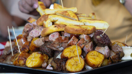 Picada Colombiana: Sabor Tradicional y Alegría para CompartirColombian “Picada”: Traditional Flavor and Joy to Share