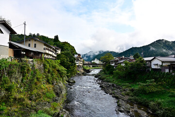 郡上八幡の町並みと吉田川