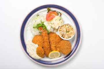 食堂のミックスフライ