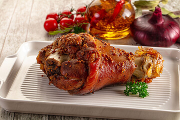Baked pork knuckle with spices