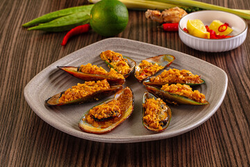 Gourmet baked mussels with garlik
