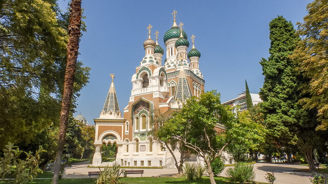 Cath&eacute;drale Russe Saint Nicolas de Nice avec son parc