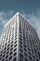 Obraz premium Exploring the Elegance of eometric Architecture: A Hrmonious Blend of Form, Fuction, and Aesthetic Innovtion in Modern Design