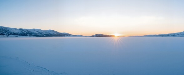 Obraz premium sunrise over the lake