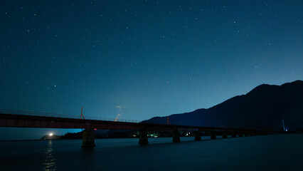 「星降る海に架かる橋