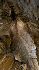 Le plafond de la salle 