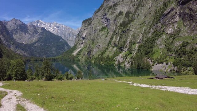 Panoramablick auf den Obersee in Bayern