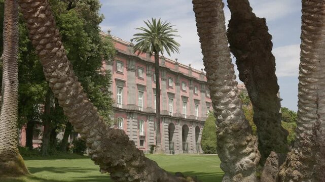 Budynek muzeum Capodimonte w Neapolu we Włoszech