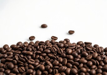 Obraz premium Roasted Coffee Beans Isolated on White Background Close Up