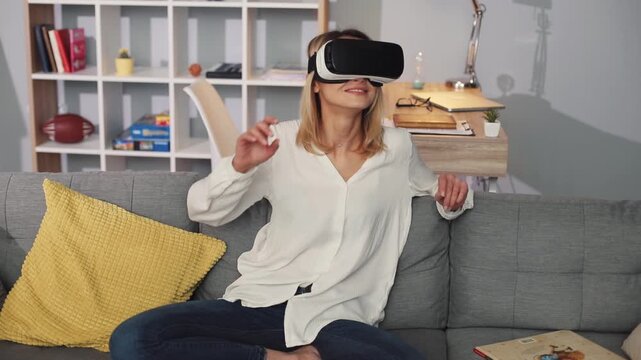 An Engaging and Immersive Virtual Reality Experience made possible with a HighTech Headset