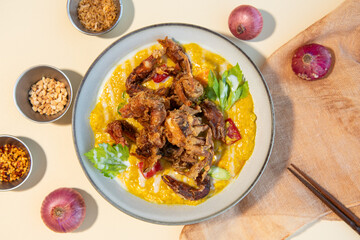 Crispy Soft-Shell Crab with Yellow Curry Sauce
