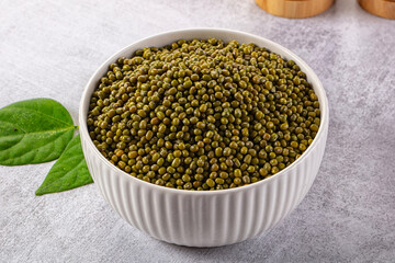 Raw dry green mash bean