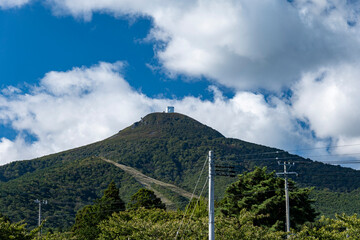 青森県むつ市大湊　港から見た釜臥山