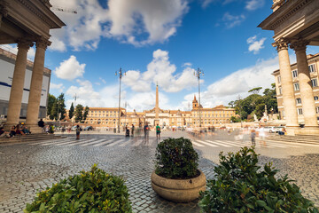 Piazza del popola a Roma. Scatto a lunga esposizione in pieno giorno.
