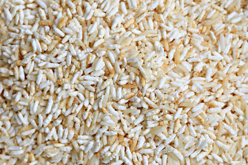 Sticky rice seeds that have been roasted in a pan over low heat. Ingredients for making desserts