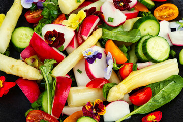 Vegetable salad with white asparagus.