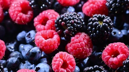 Composition with fresh ripe berries