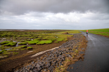 Radfahrer im Wattenmeer