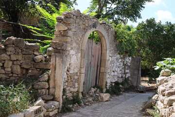 historischer venezianischer T&uuml;reingang in Margarites auf Kreta