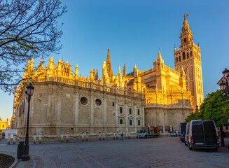 Fototapeta premium Seville cathedral with Giralda tower, Spain