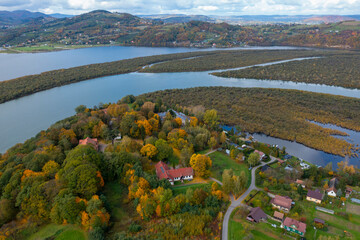 Zbyszyce, Jezioro Rożnowskie, jesień. © Maciej G. Szling