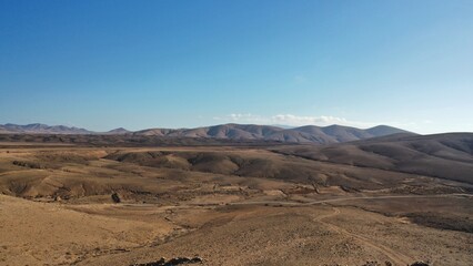 ancient structures where people lied in the deserts